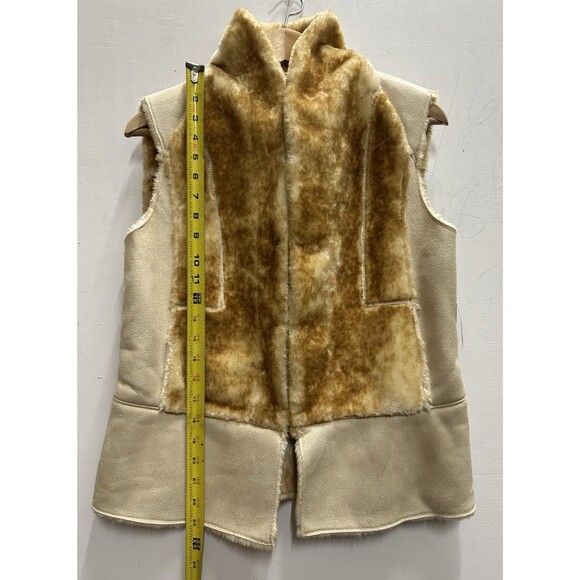 Romeo + Juliet Couture women size medium faux fur polyester vest - Picture 7 of 11